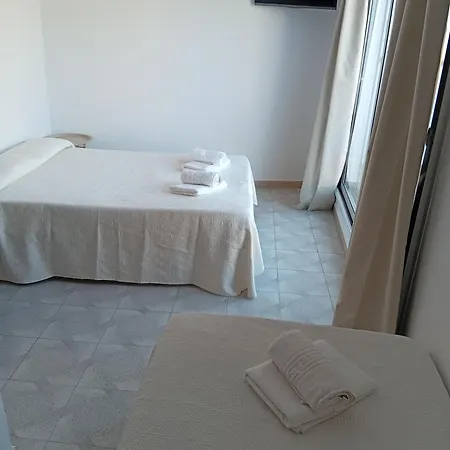 Pensio Anna 3* Tossa de Mar
